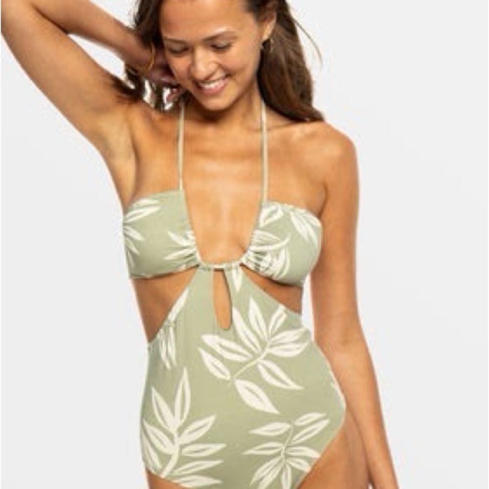 Roxy Beach Classics Fashion One Piece Swimsuit